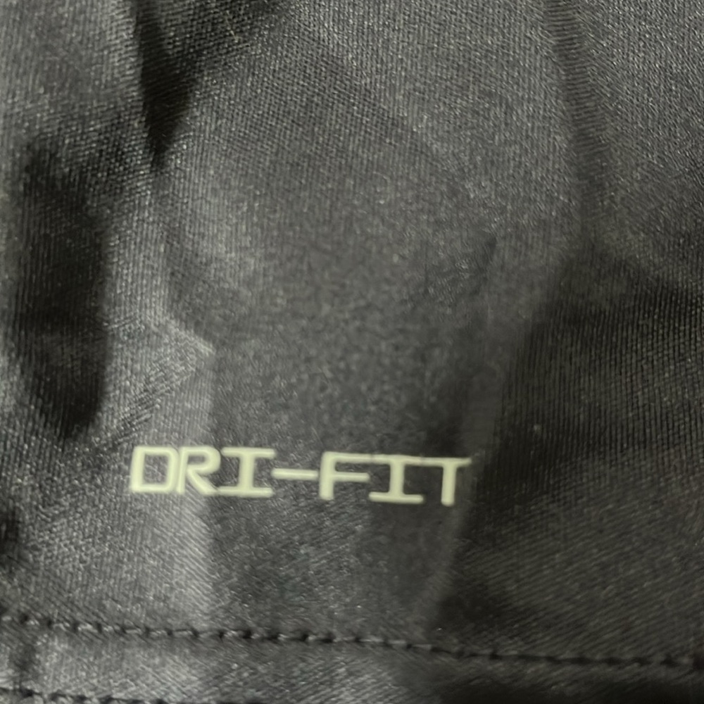 Nike - Picture 3 of 4